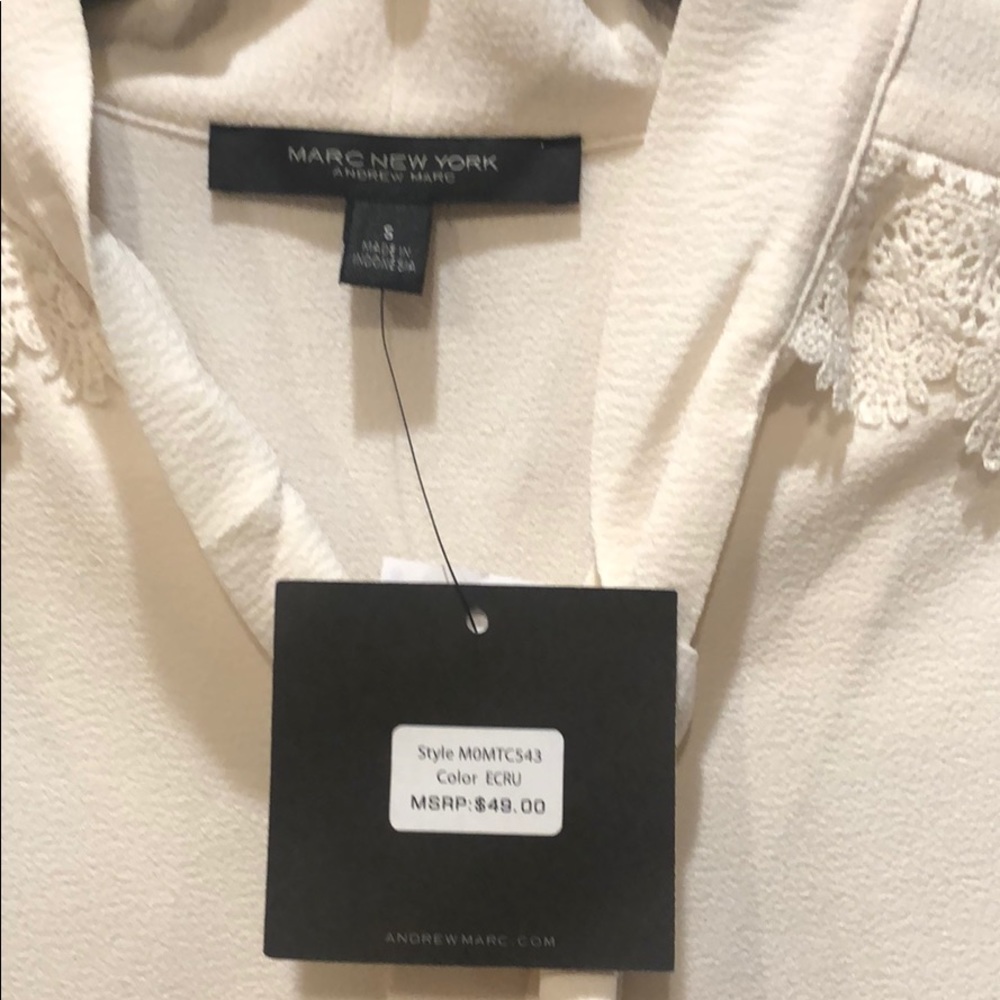 Blouse - Picture 2 of 3